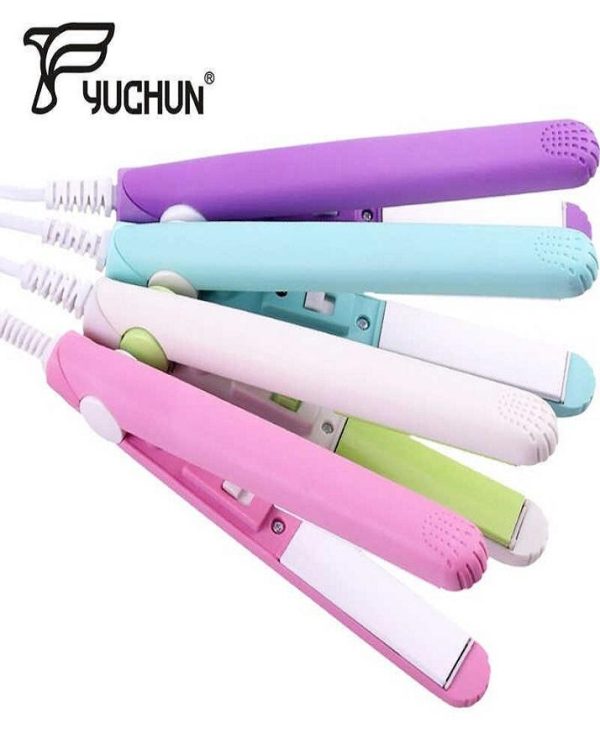 Travel friendly mini hair straightener